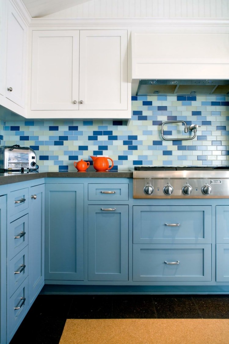 Голубая плитка на фартук кухни (67 фото)