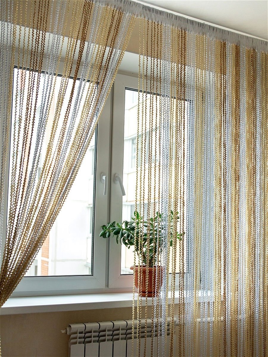 Нитяные шторы на кухню