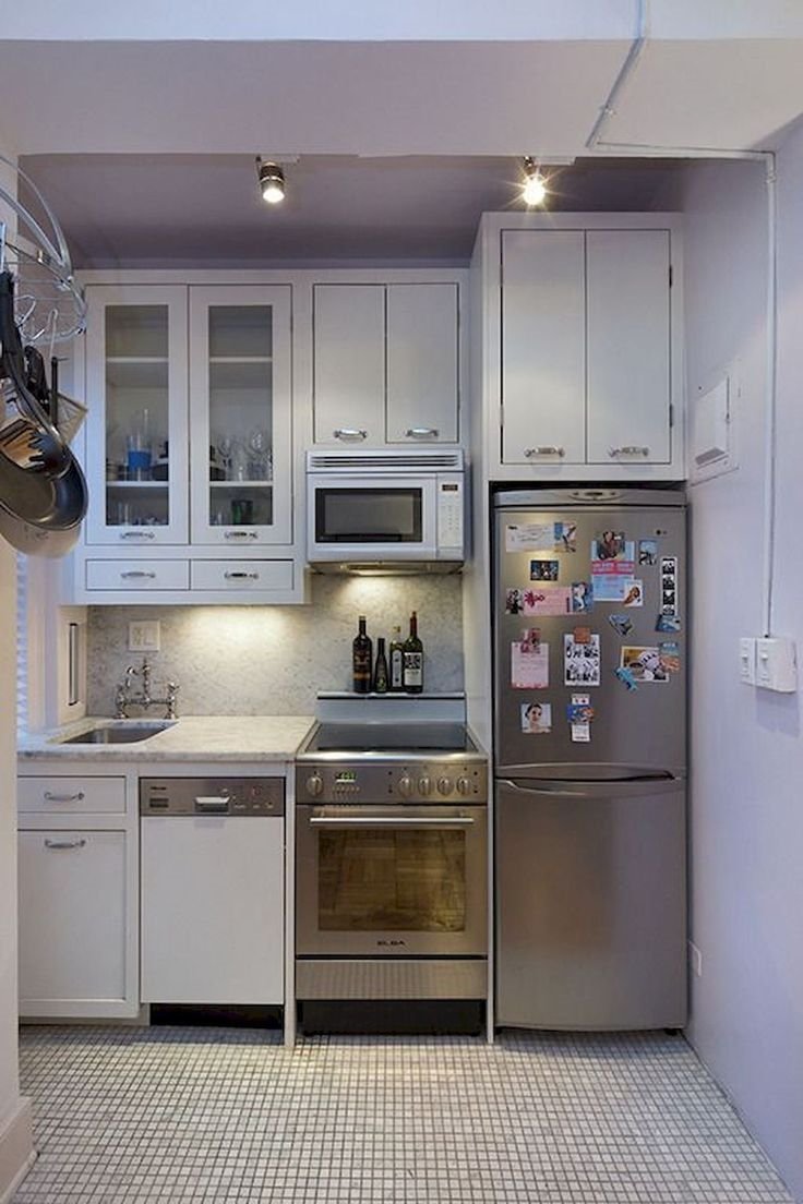 Маленькая кухня планировка с холодильником