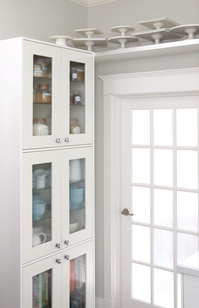 Кухонные шкафы со стеклянными дверцами