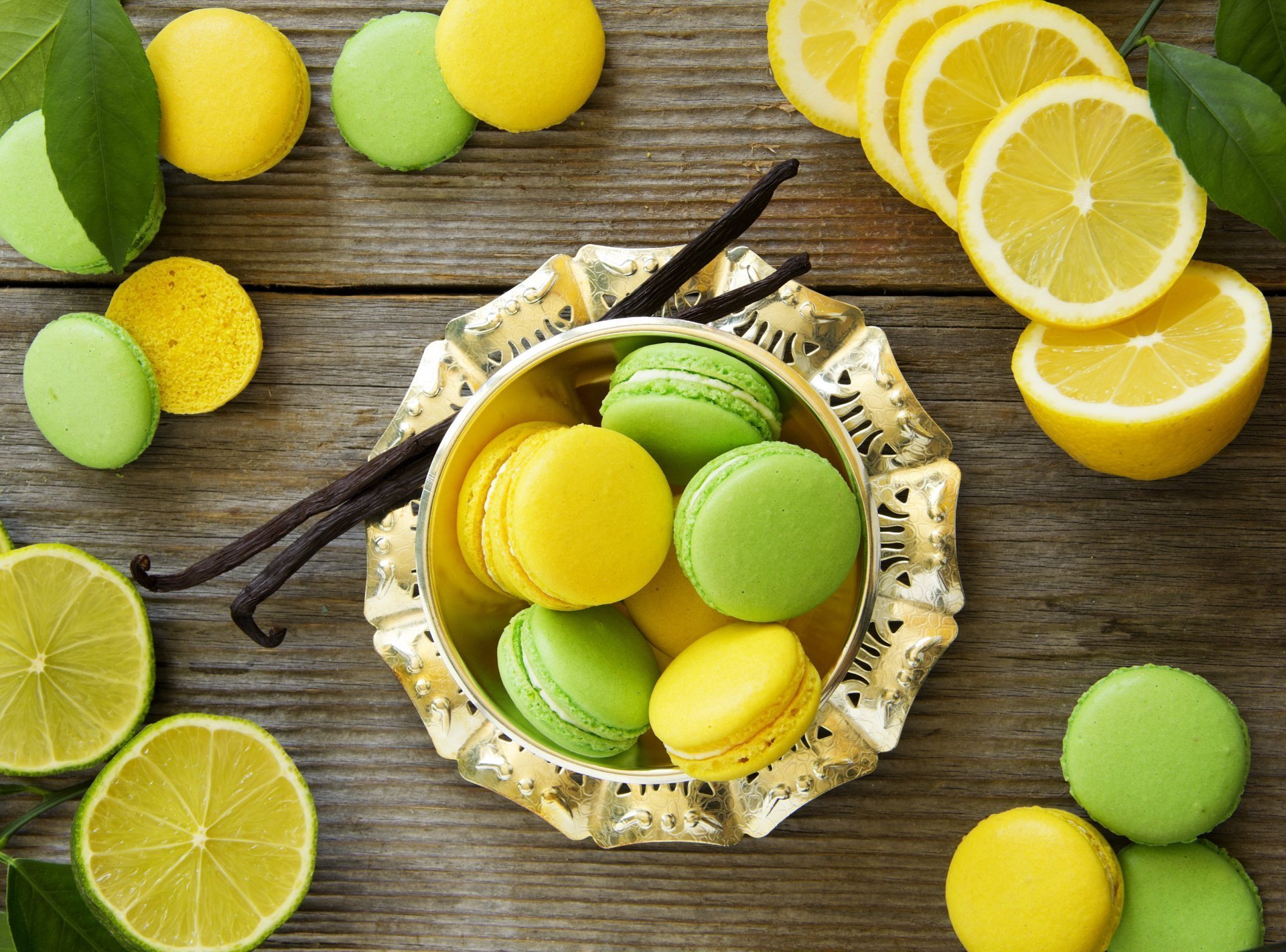 Макаруны лимонный