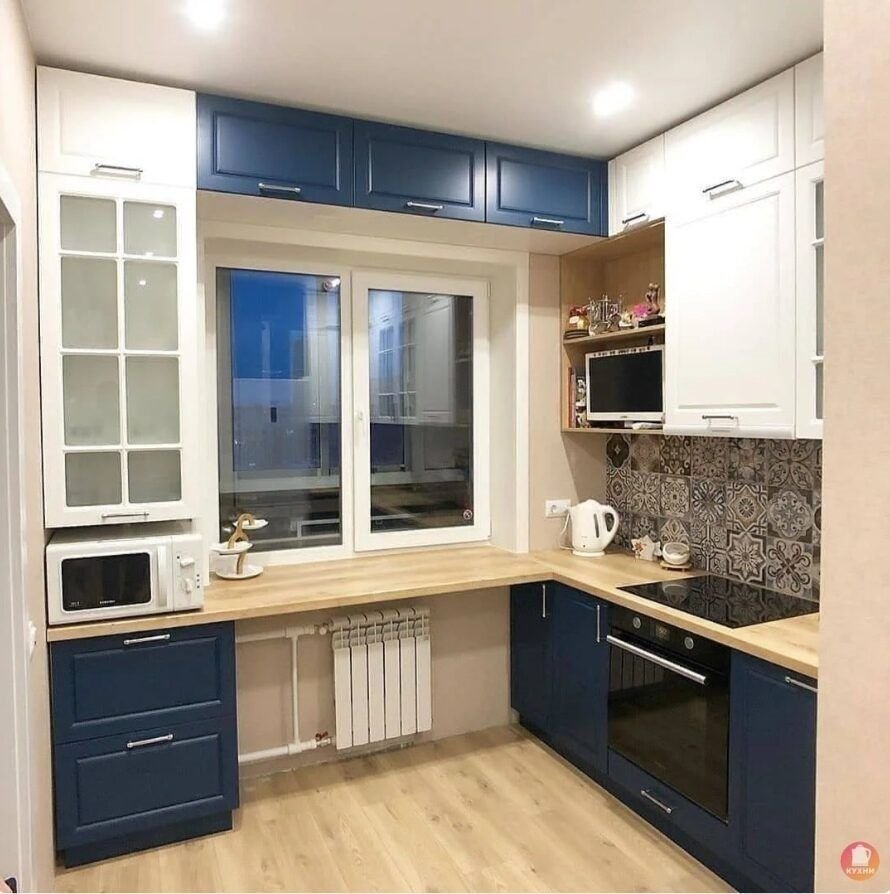 Малогабаритные кухни с окном