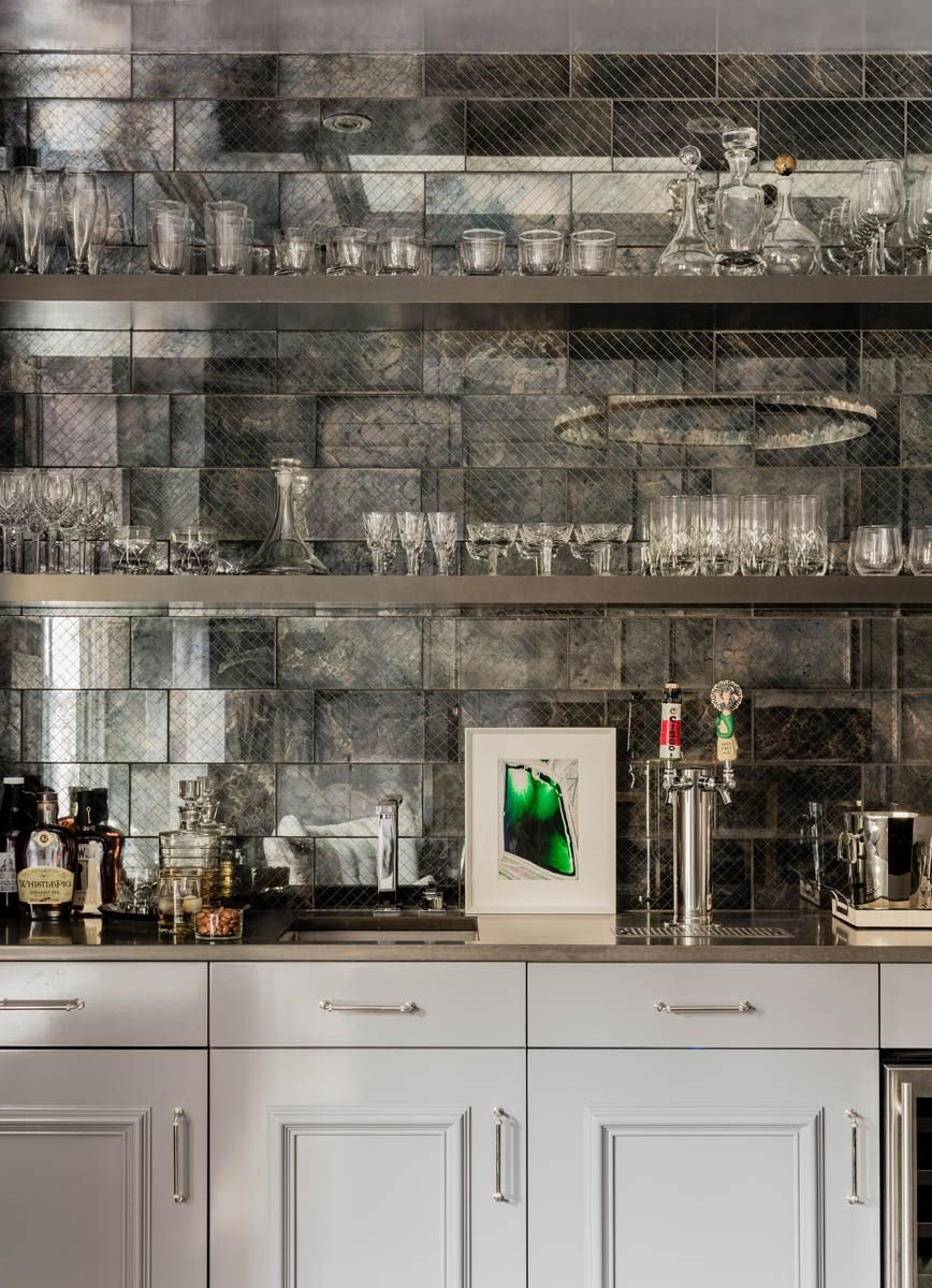 Зеркальный бар на кухне