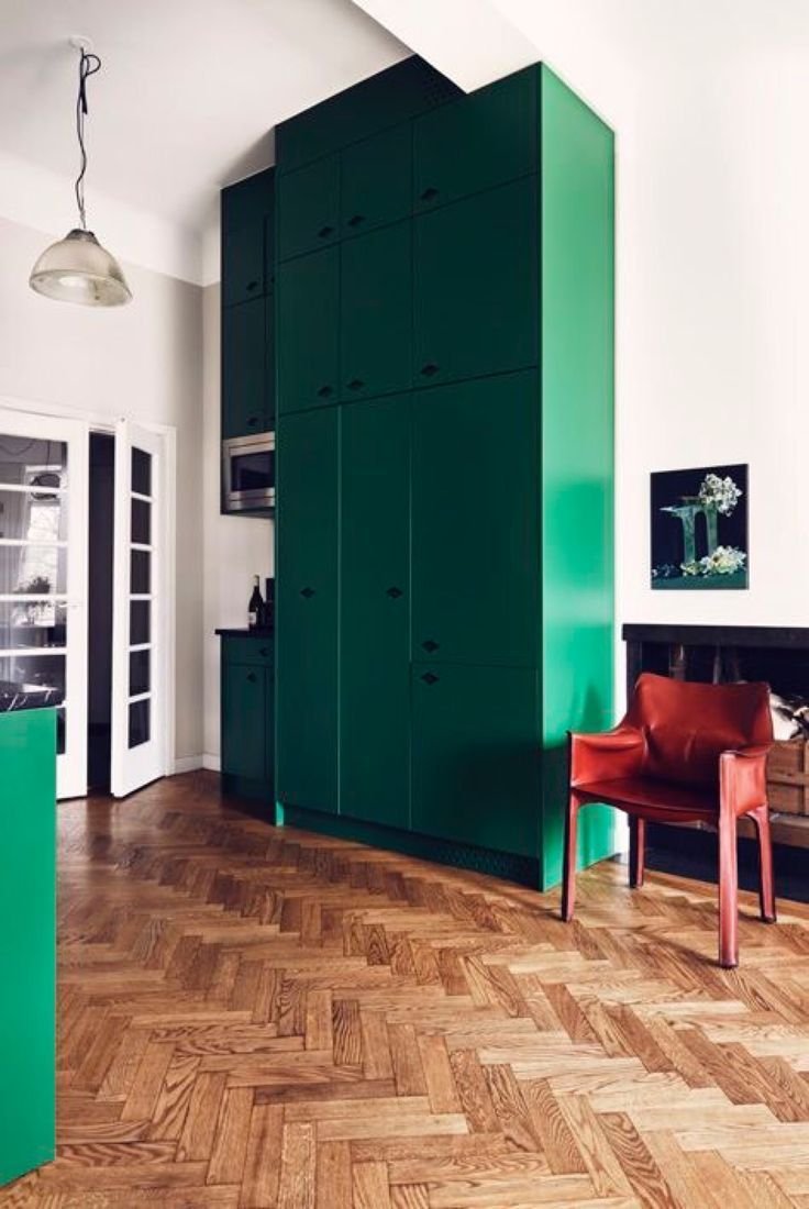 Перекраска шкафа в зеленый цвет