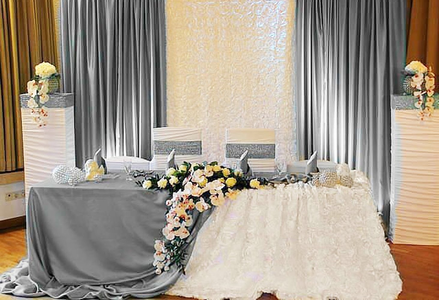 Свадебные украшения зала в серых тонах