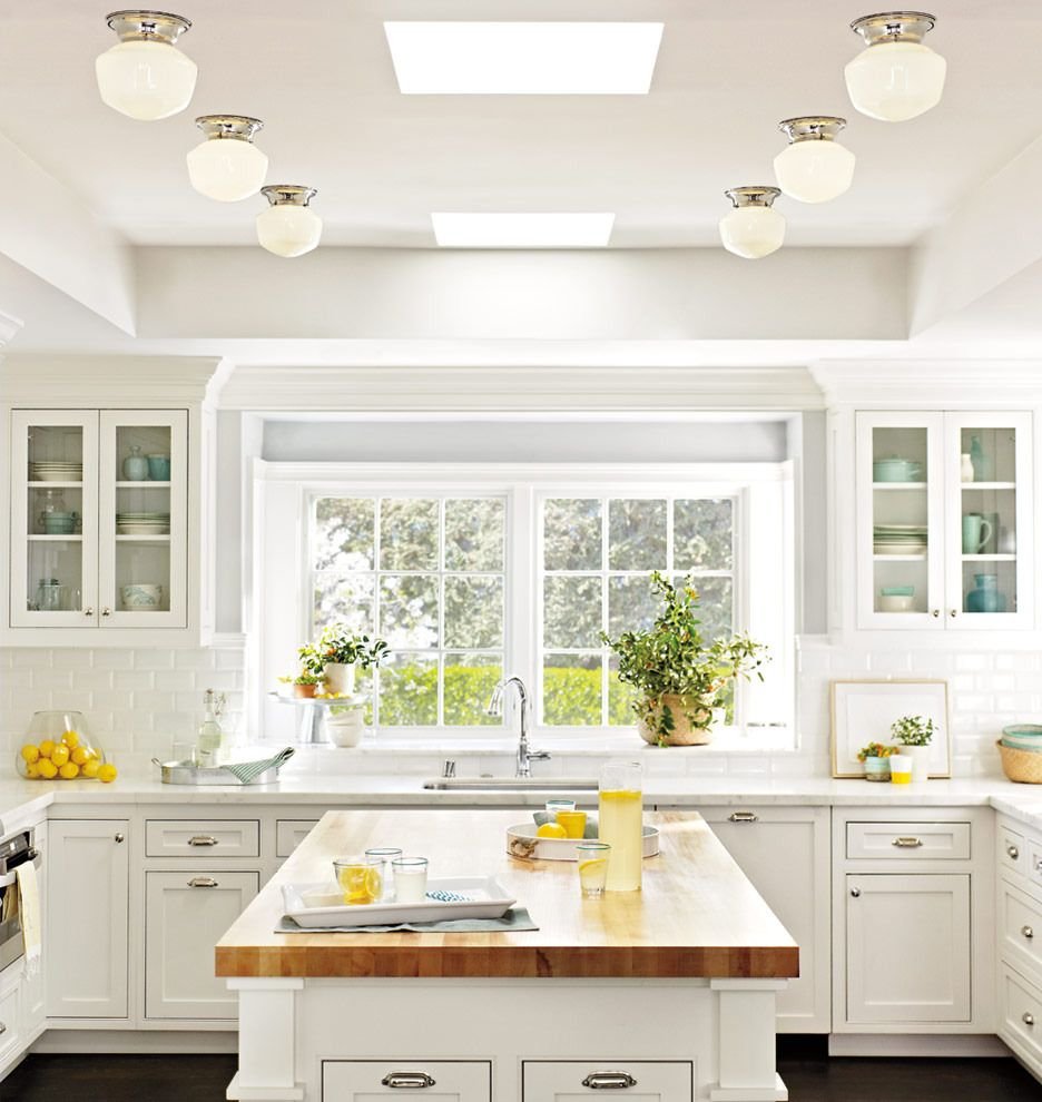 Белая кухня с окном (73 фото)