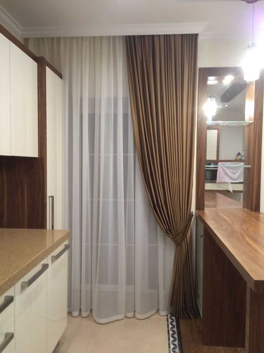 Шторы на кухню с балконом