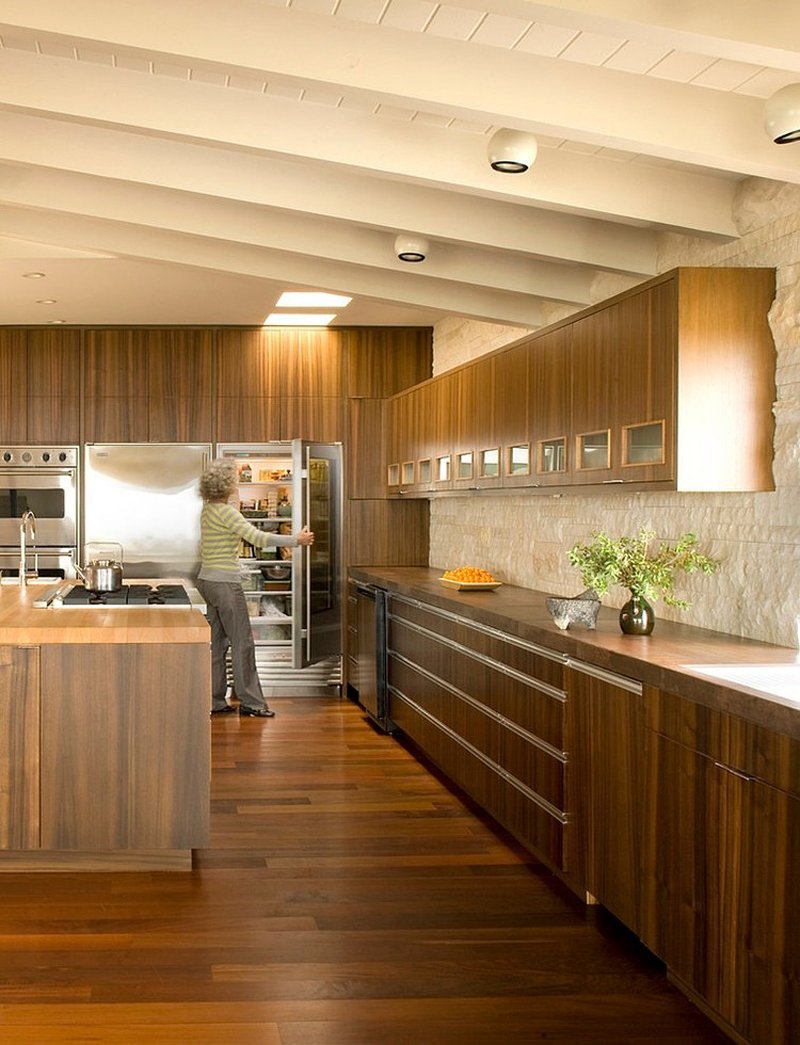 Кухни деревянные современные