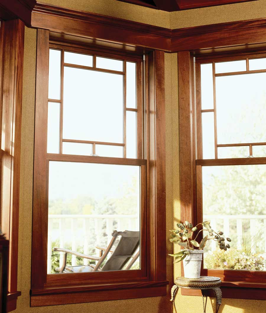 Современные деревянные окна в интерьере