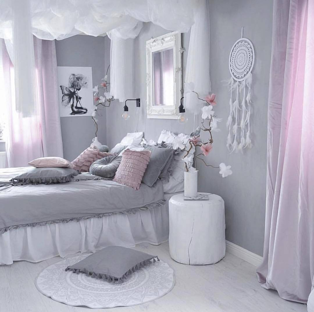 Серо розовая спальня. Светлая комната для девочки. Дизайнерские комнаты для девочек. Современная спальня для девочки. Спальня для девочки в серо розовых тонах.