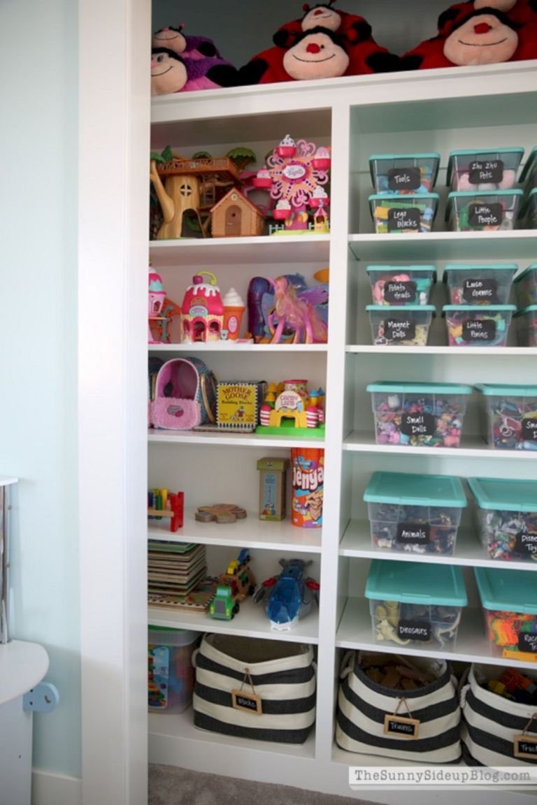 Хранение кукол в детской комнате