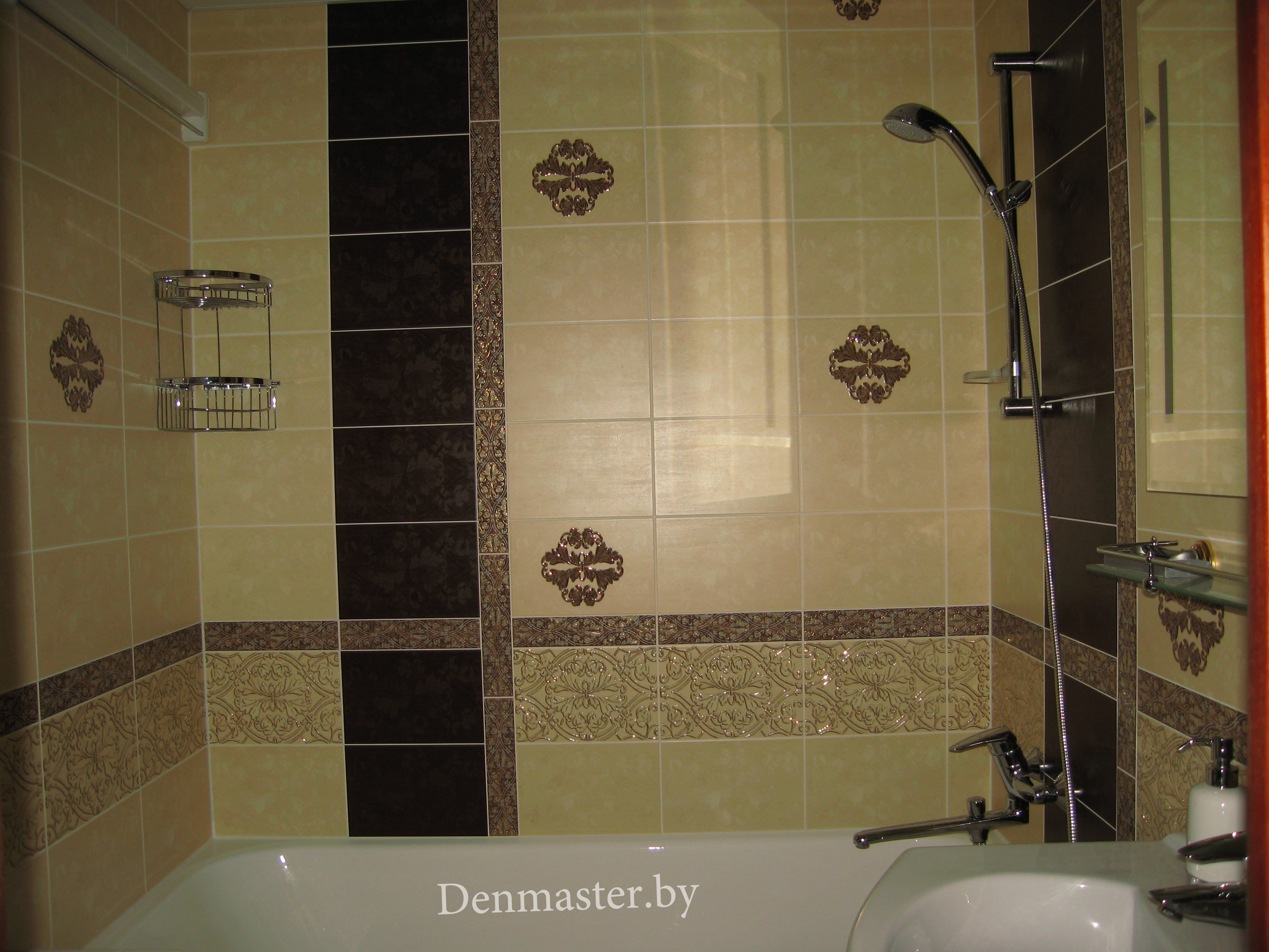 образцы ванных комнат выложенных кафелем фото