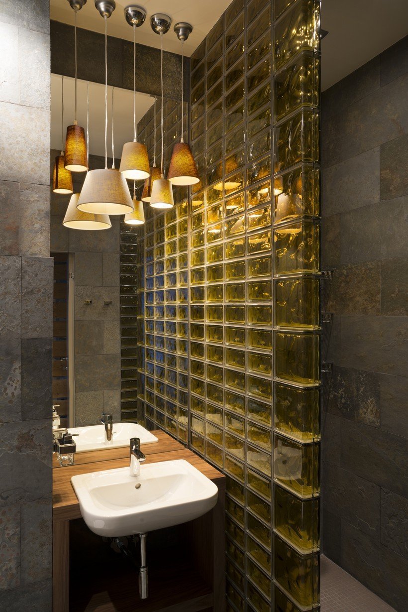 Стена из стеклоблоков в ванной лофт дизайн