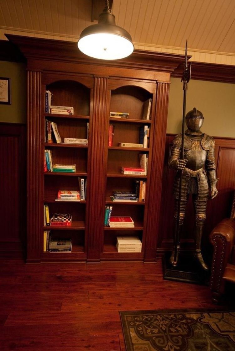 Книжный шкаф с секретом