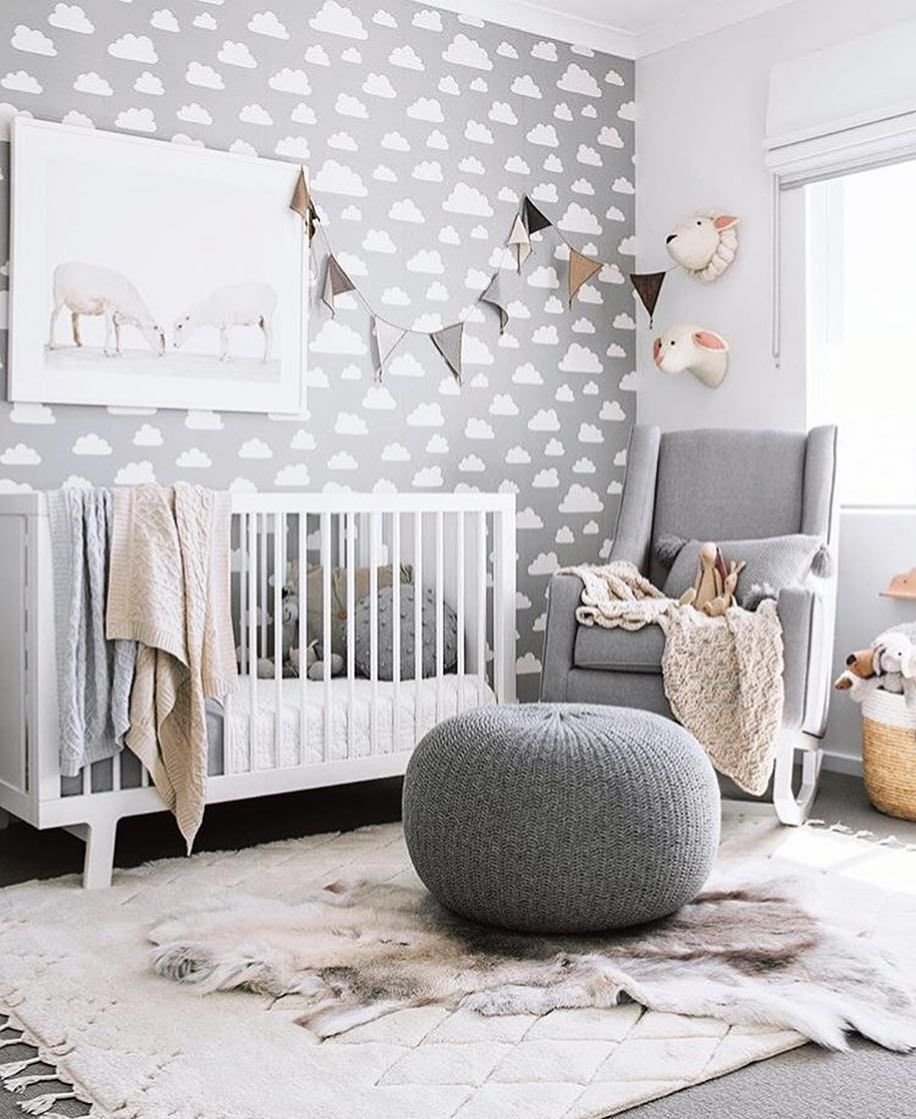 мебель для детской комнаты с серыми обоями для мальчика