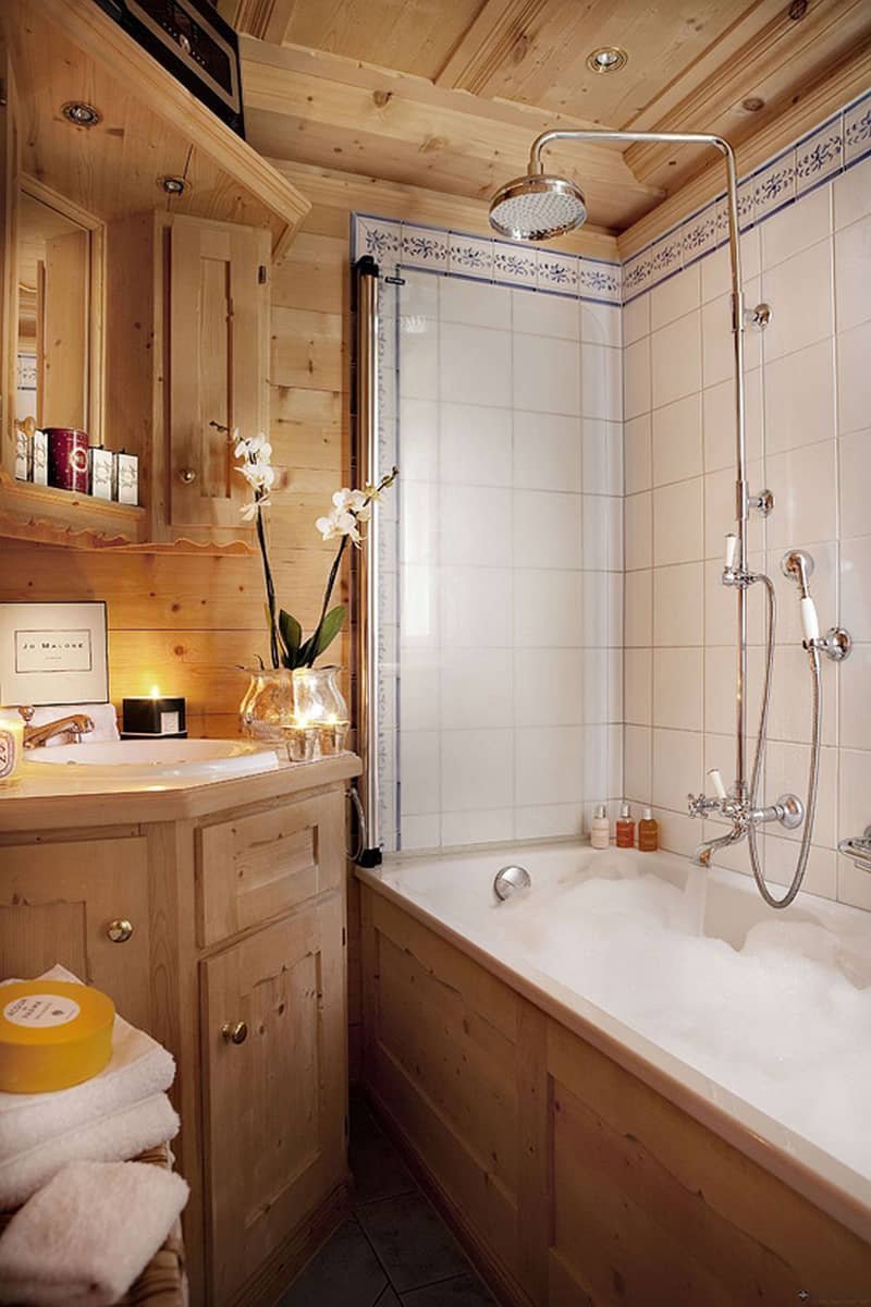 Уютный интерьер ванной комнаты