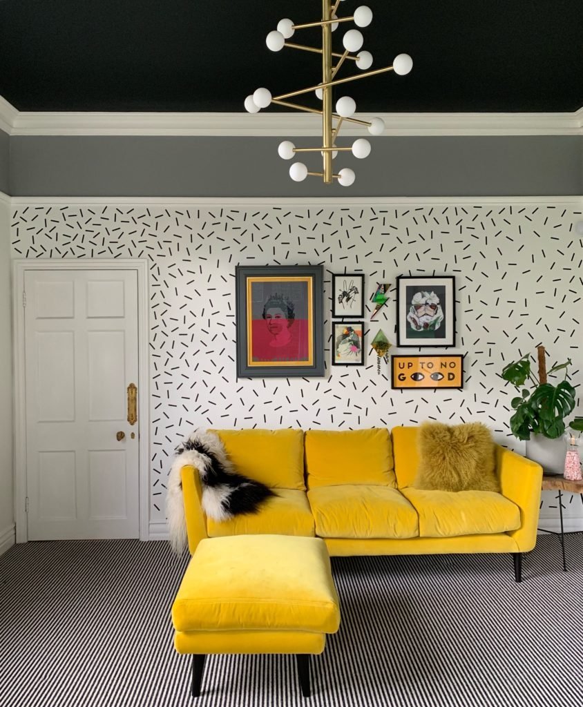 Гостиная поп арт желтый диван