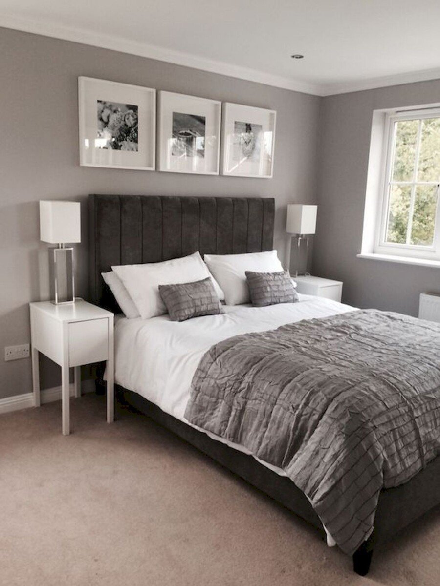 Комната серый цвет кровать и тумбочки