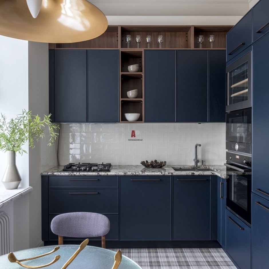 Угловая кухня синяя