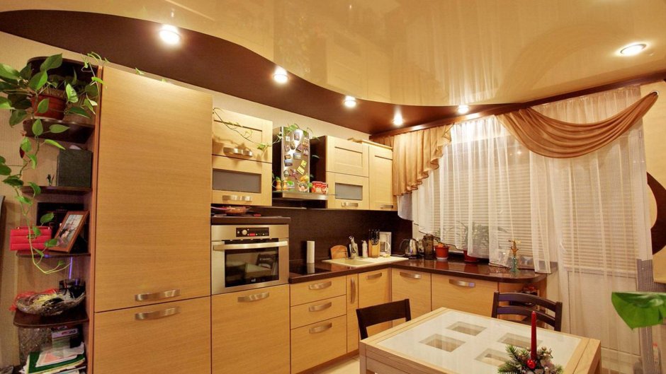Потолки на кухню двухуровневые в классическом стиле