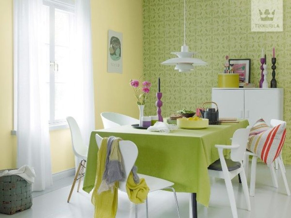Светло зеленые стены на кухне