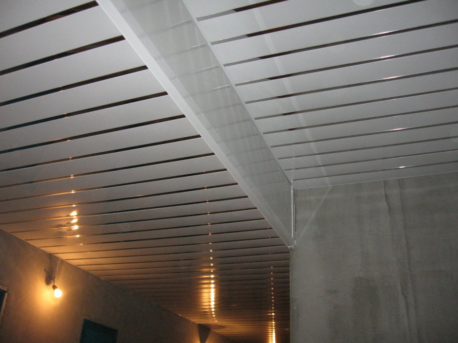 Планкен лиственница потолок