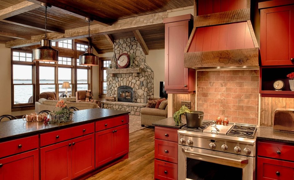 Кухня в стиле Кантри в деревянном доме
