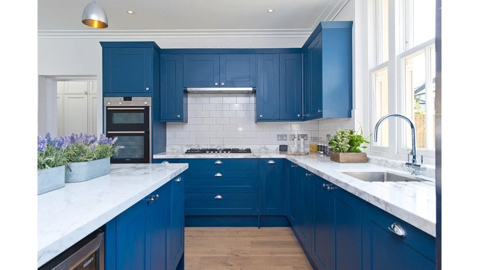 Кухня белый верх голубой низ
