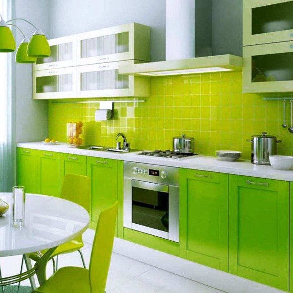 кухня зеленая с вытяжкой