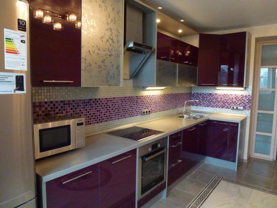 Кухня в баклажановом цвете