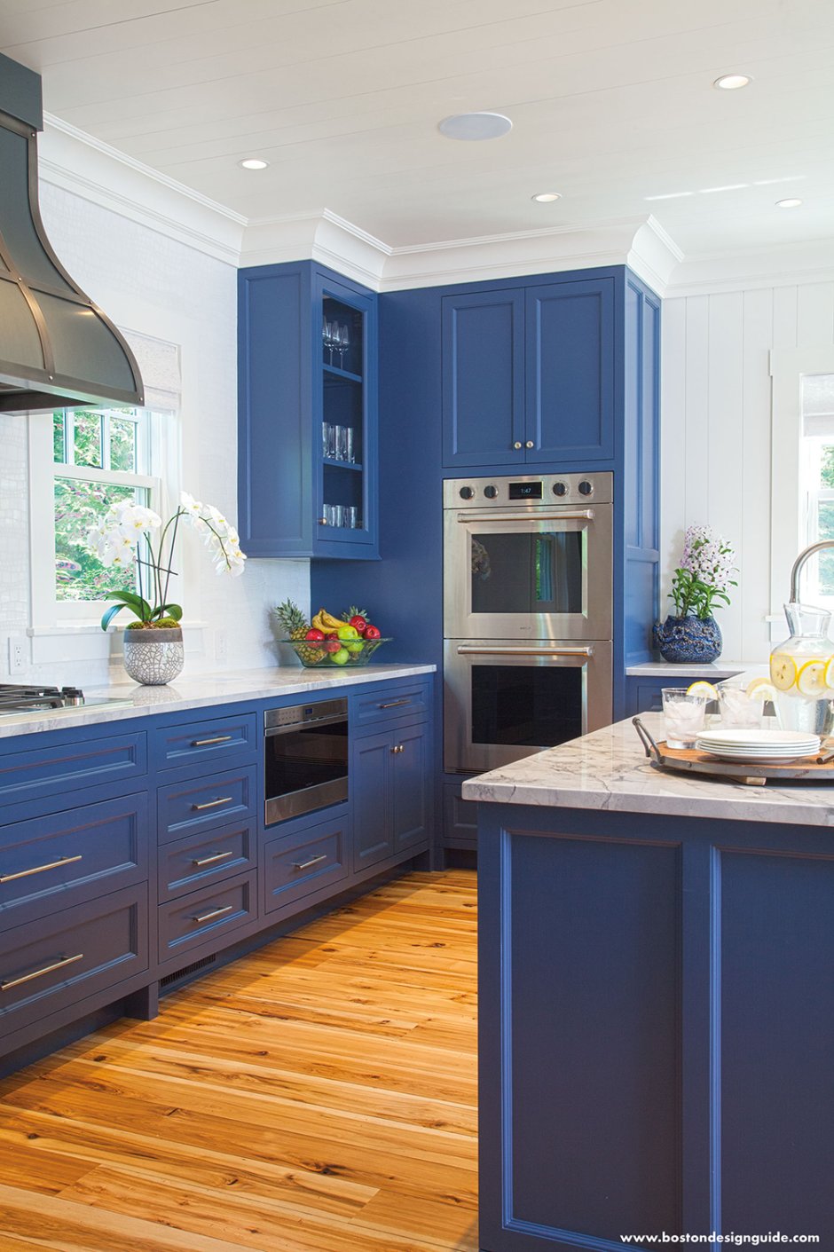 Темно синяя кухня Леруа Мерлен