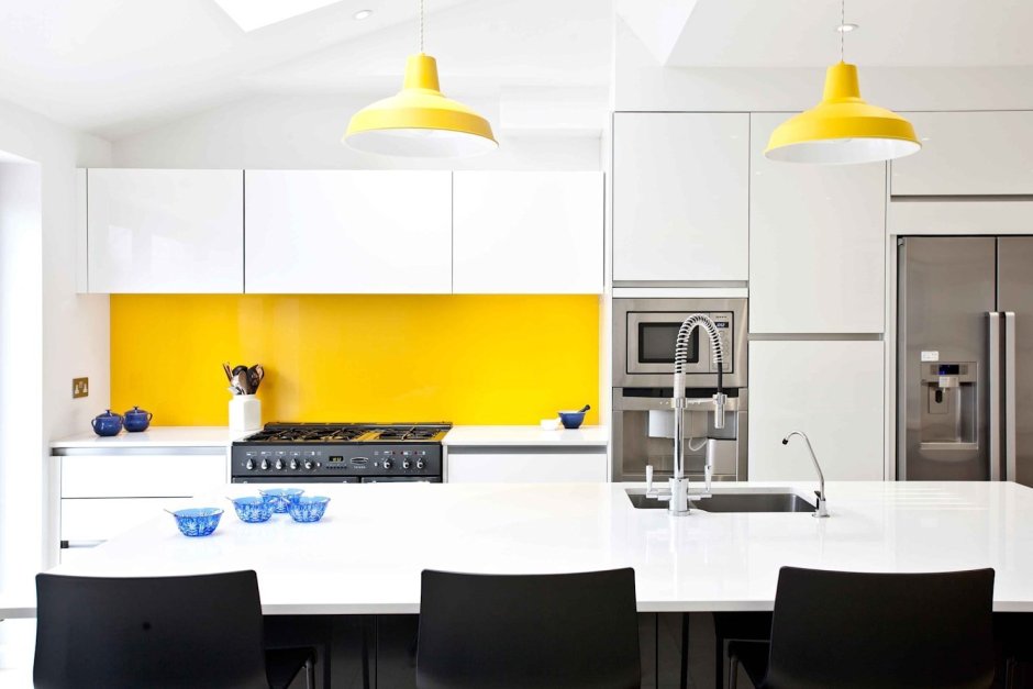 Желтая плитка для кухни