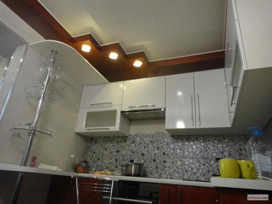 Подвесной потолок на маленькую кухню