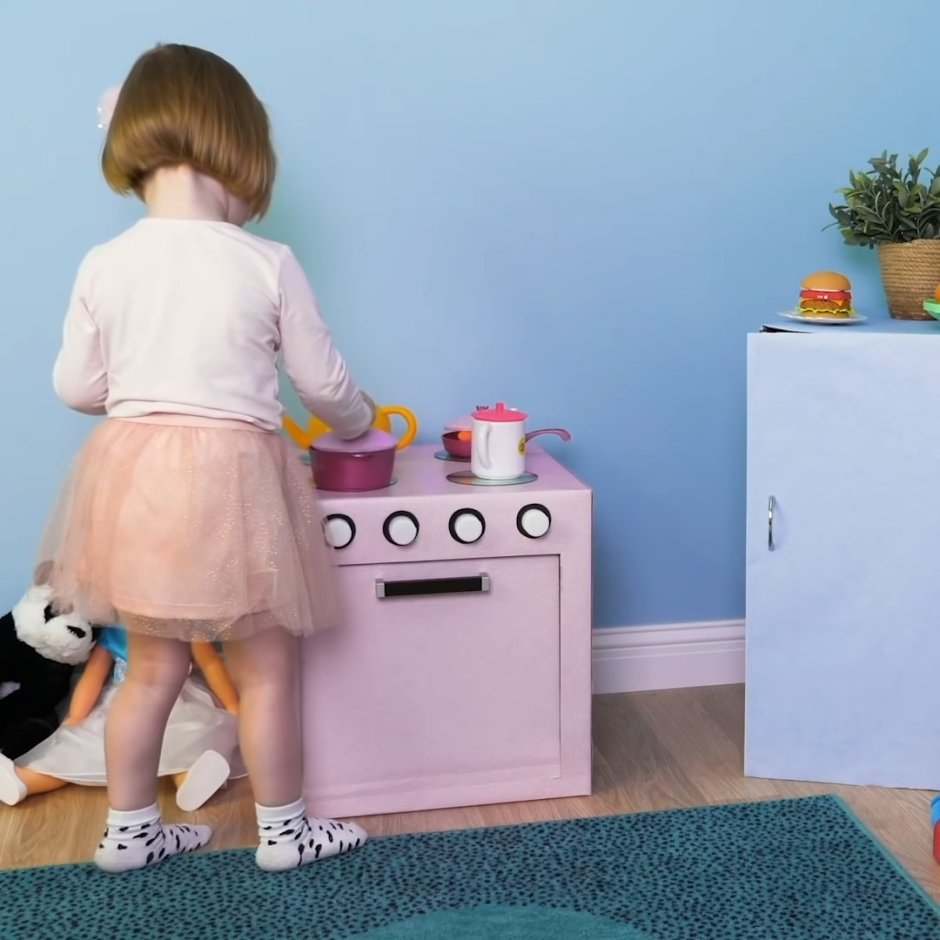 Кухня из коробки для ребенка