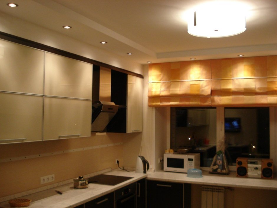 Потолки из гипсокартона для кухни