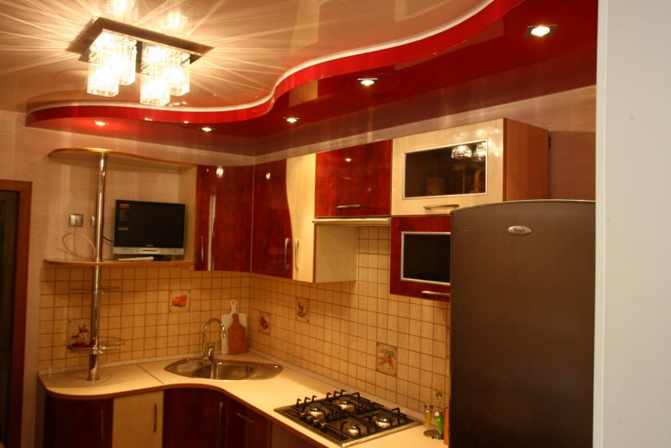 Потолок над кухней из гипсокартона