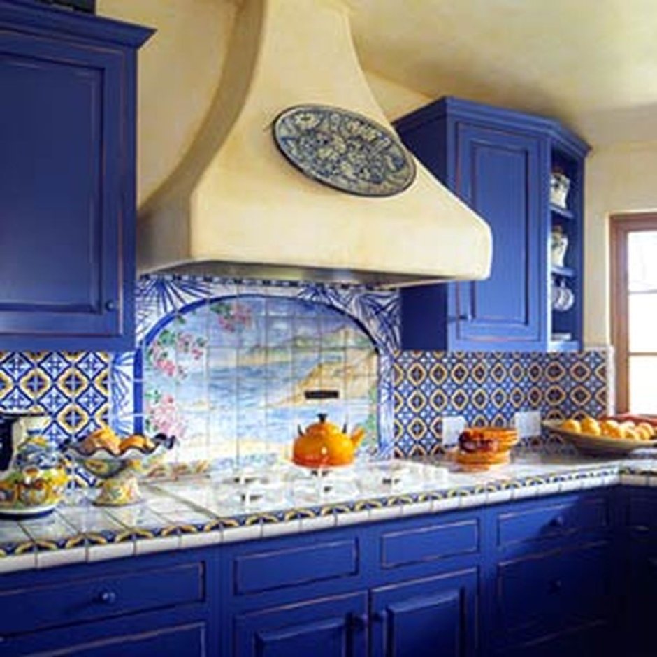 Кухни в синем цвете в современном стиле