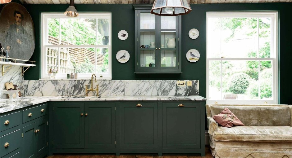 Зеленые стены в интерьере кухни