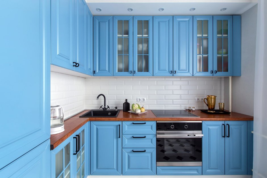 Кухни синий фасад с цементными полками