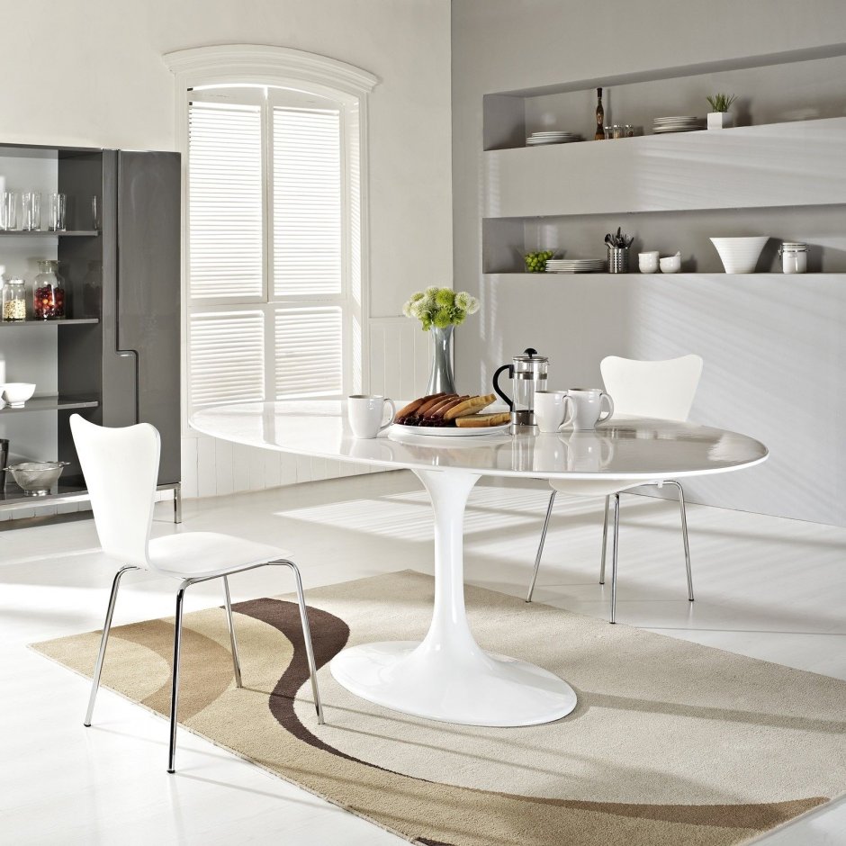 Белый овальный стол на кухню