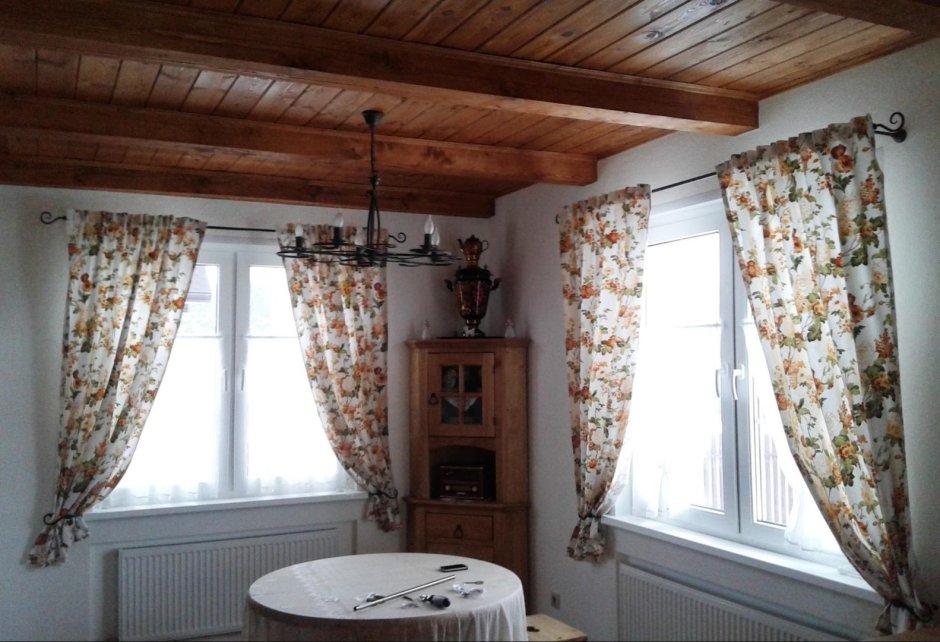 Римская штора с ламбрекеном на кухню