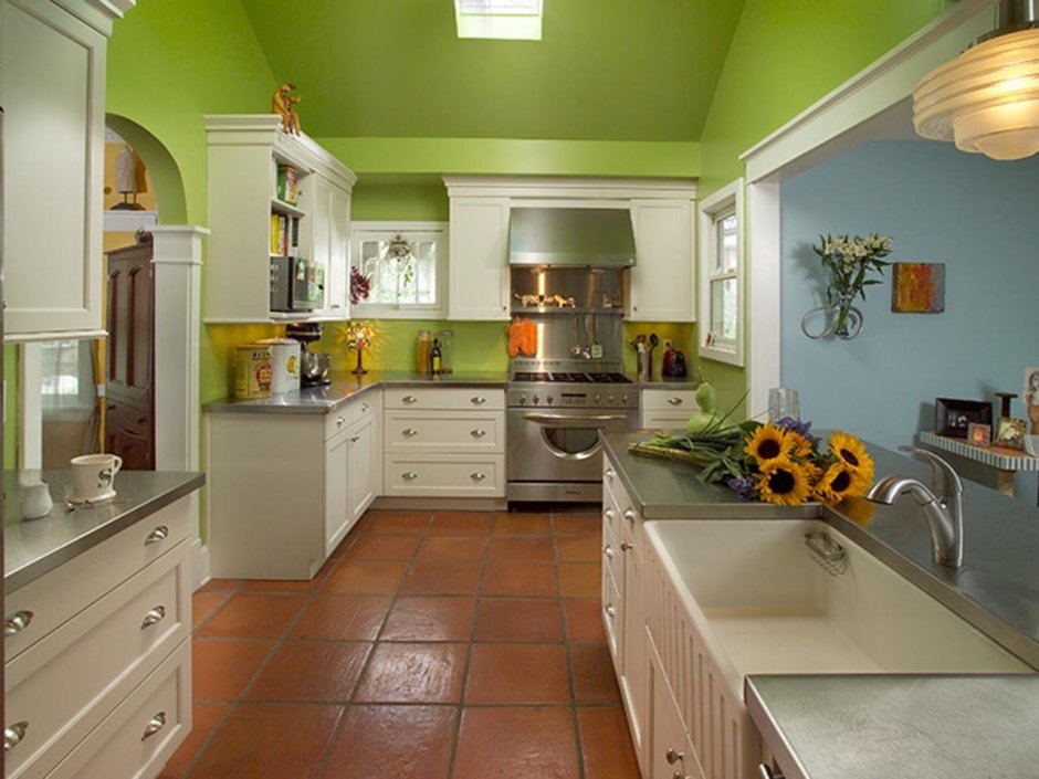 Современная кухня фисташкового цвета