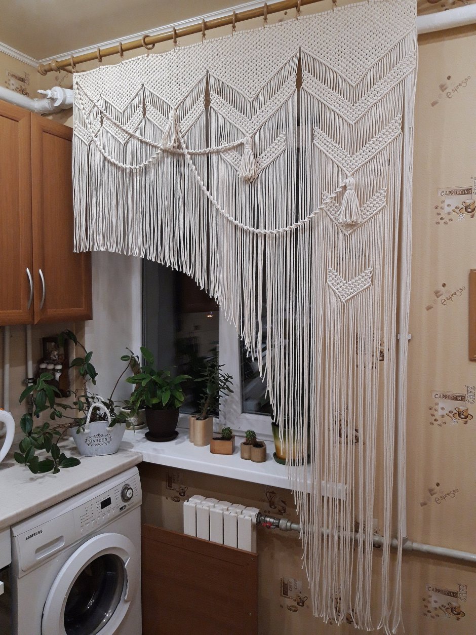 Шторы макраме на кухне