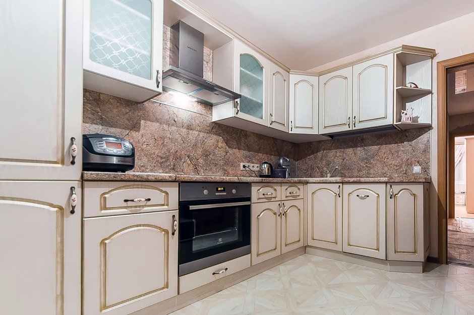 Кухня белая широкое фото