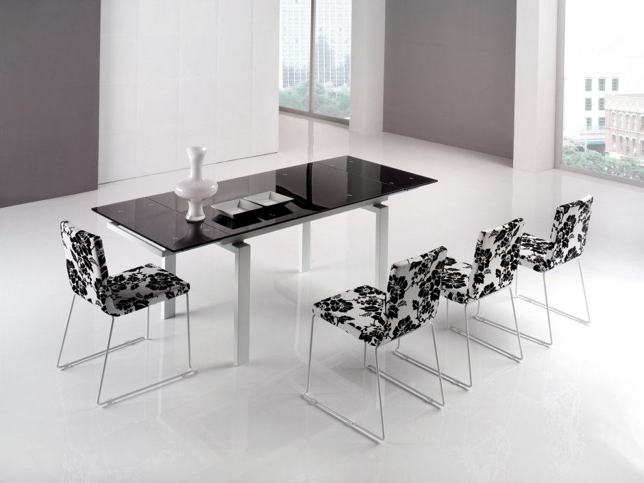 Кухонный стол со стульями в стиле хайтек
