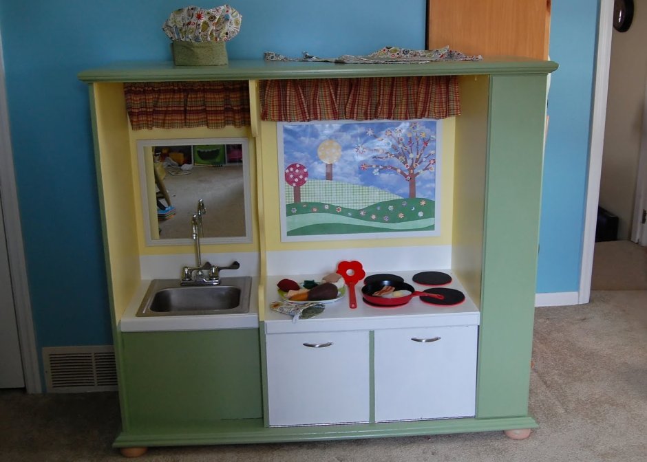 Кухни в детский сад деревянные
