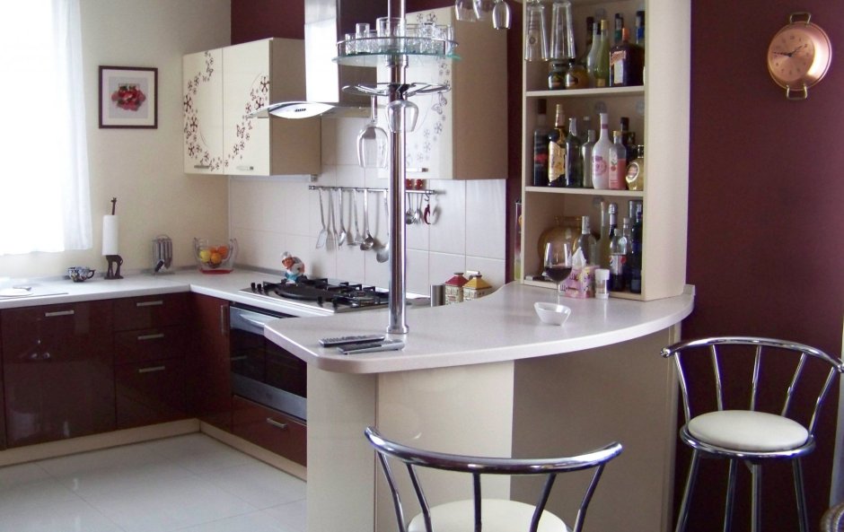 Кухонный гарнитур с барной стойкой для маленькой кухни