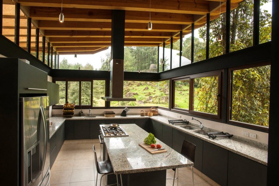 Летняя кухня с панорамным остеклением
