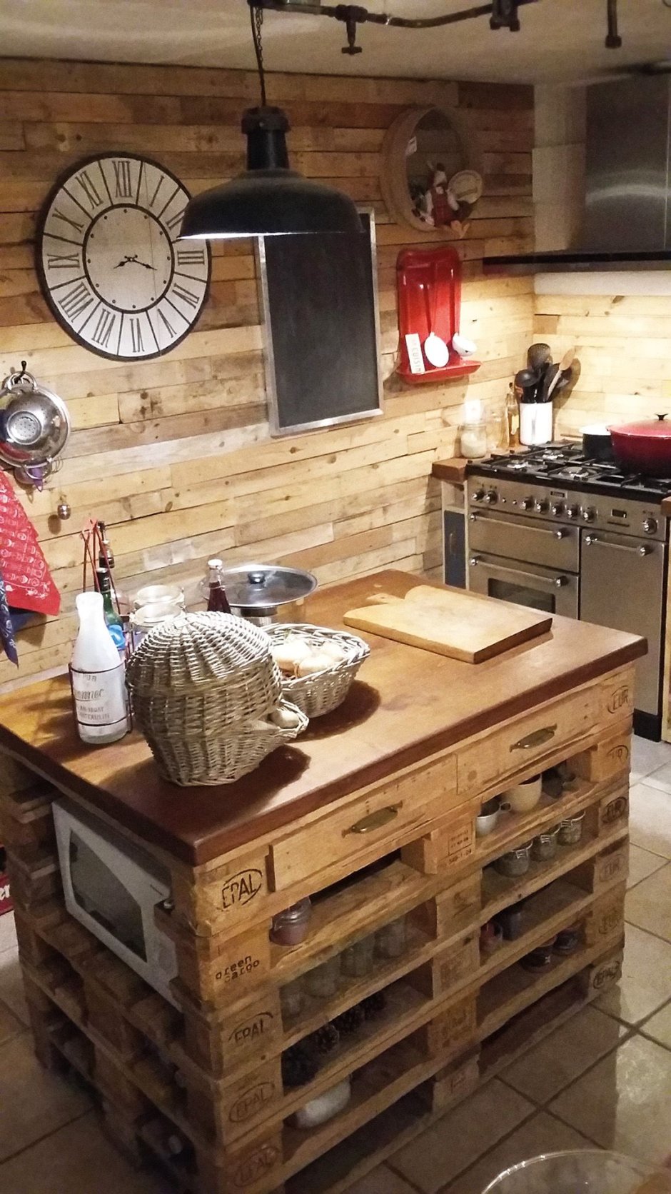 Кухонная мебель из досок