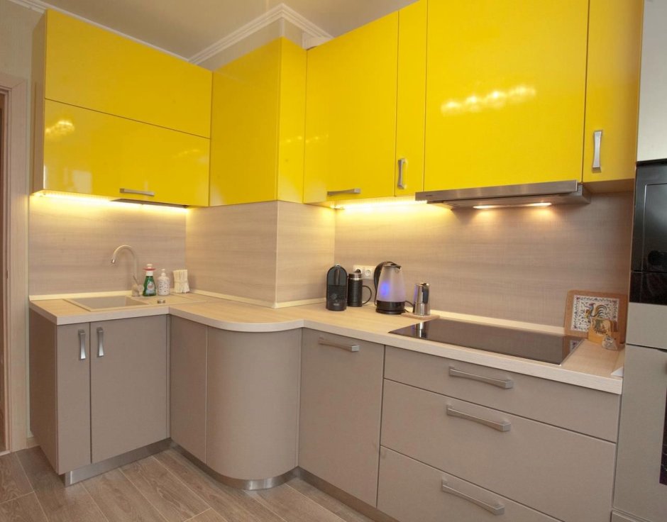 Желто бежевая кухня (69 фото)